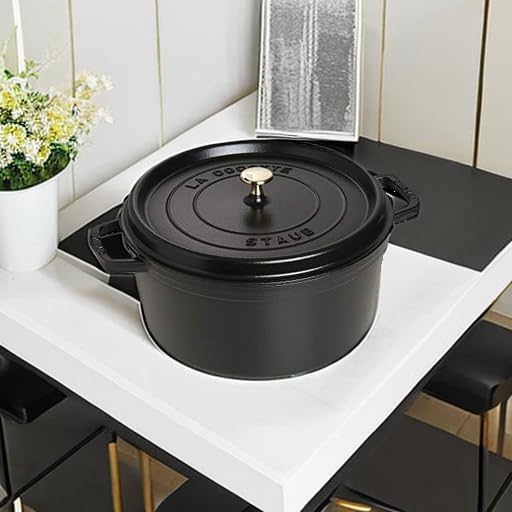 STAUB Cocotte en Fonte Émaillée avec Couvercle, Tous feux dont induction, 7 à 8 personnes, Ronde, 30 cm, 8,34 L, 8,9 kg, Noir Mat – Image 5